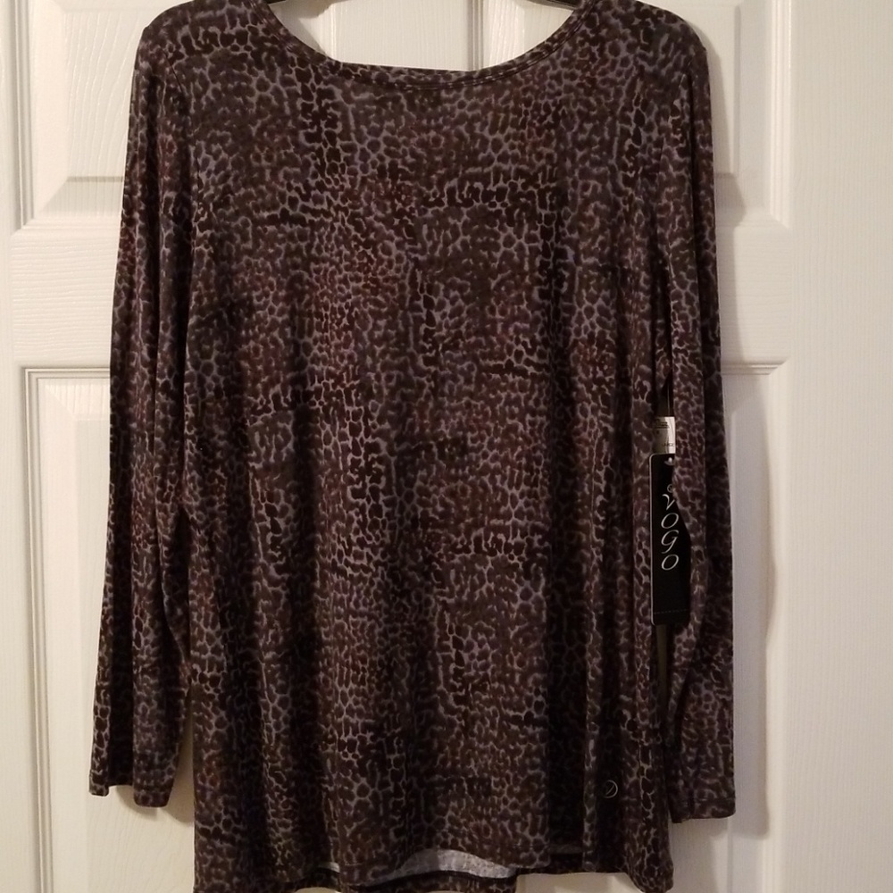 Yogo brand, womans large charcoal top NWT